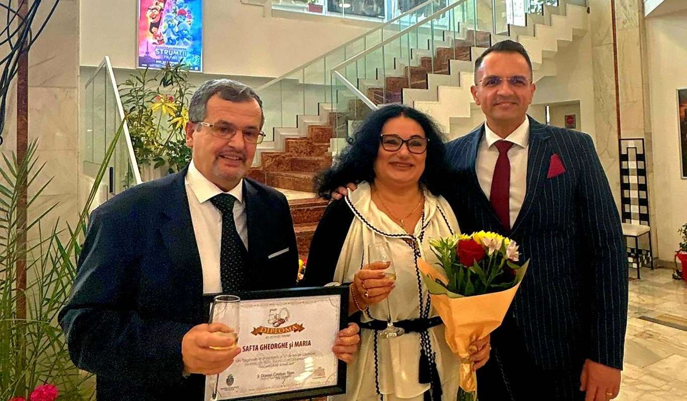 Târgoviștea și-a sărbătorit „cuplurile de aur” la Zilele Cetății! Povești de dragoste de 50 de ani, onorate de administrația locală Târgoviștea și-a sărbătorit „cuplurile de aur” la Zilele Cetății! Povești de dragoste de 50 de ani, onorate de administrația locală
