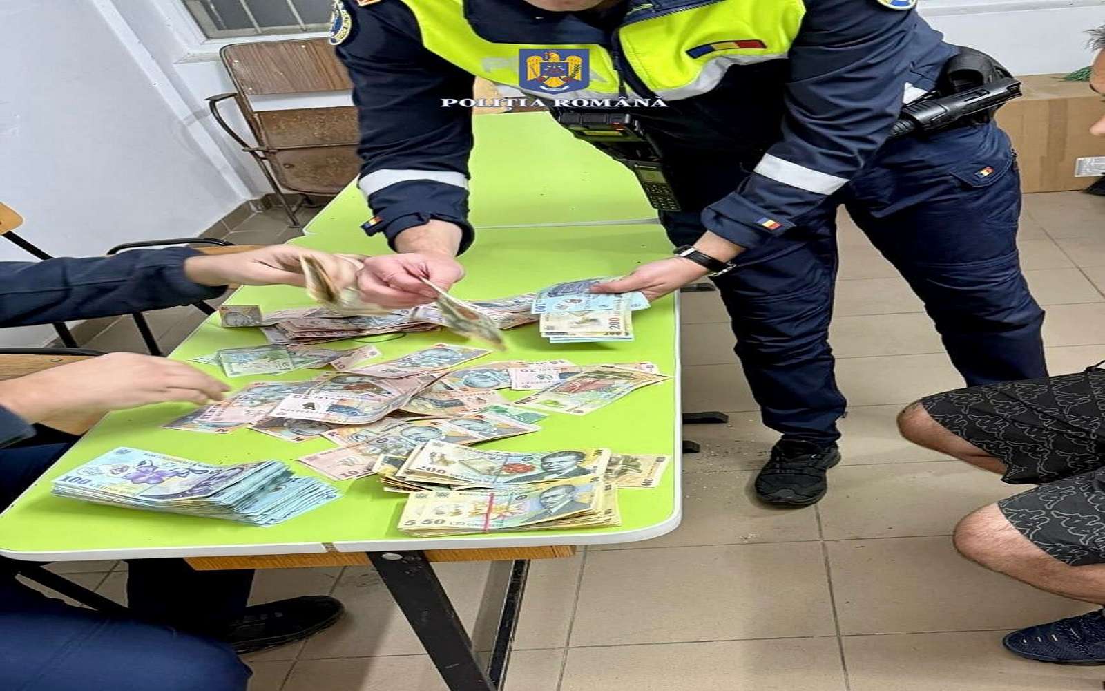 Jaf de peste 50.000 lei la un supermarket din Pucioasa – hoțul prins la câteva ore după lovitură