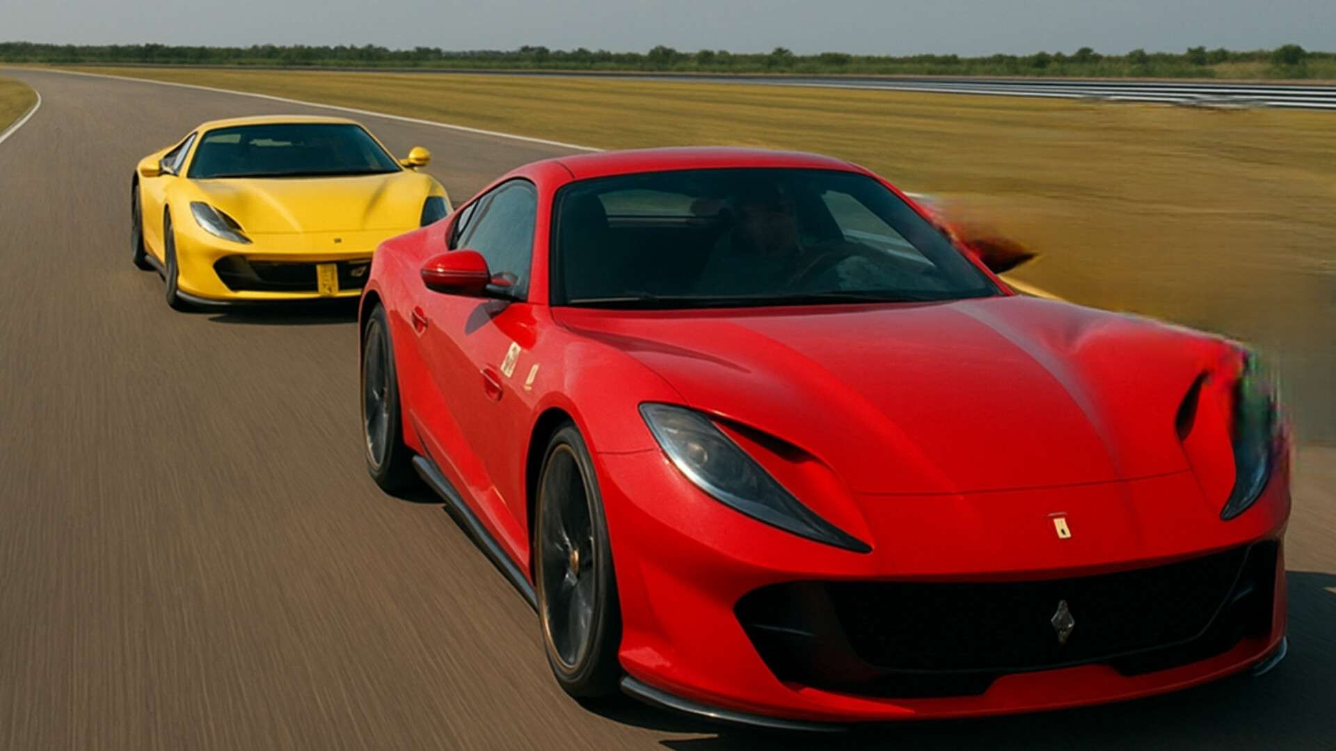 Cursa curselor din oraș, în ultimele ore: Mașina roșie se distanțează decisiv, galbena încearcă să rămână în joc, auria pierde teren