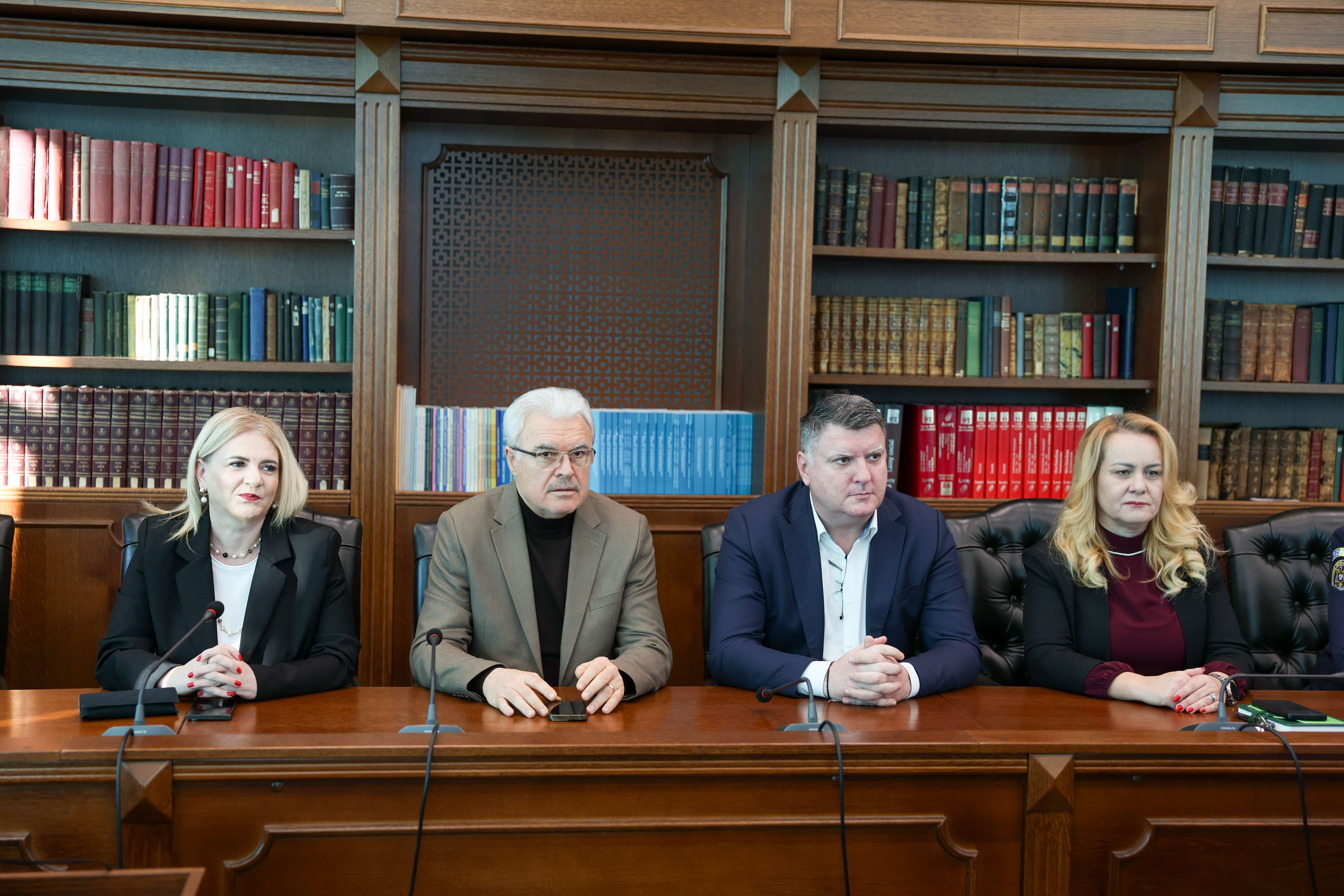 Universitatea „Valahia” din Târgoviște a lansat, în premieră națională, Sistemul Virtual de Instruire pentru Ancheta Criminalistică (VR CSI)