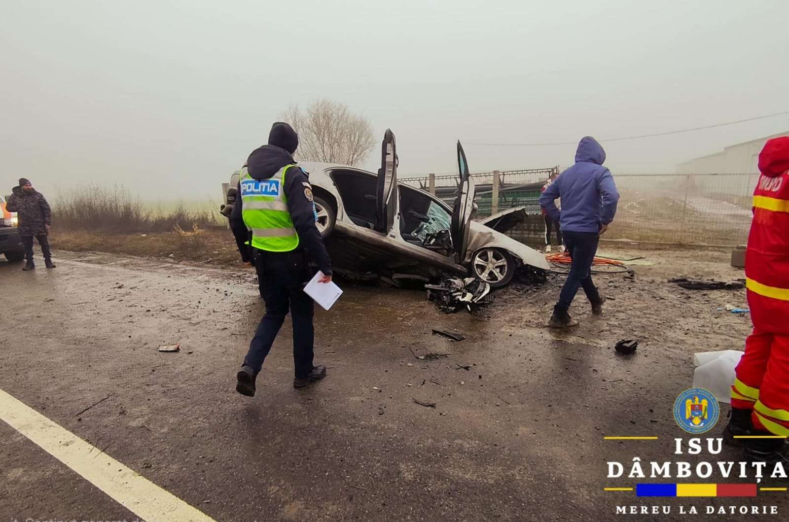 Mașină izbită violent de un cap de pod, la Dițești: șoferul nu a mai putut fi salvat