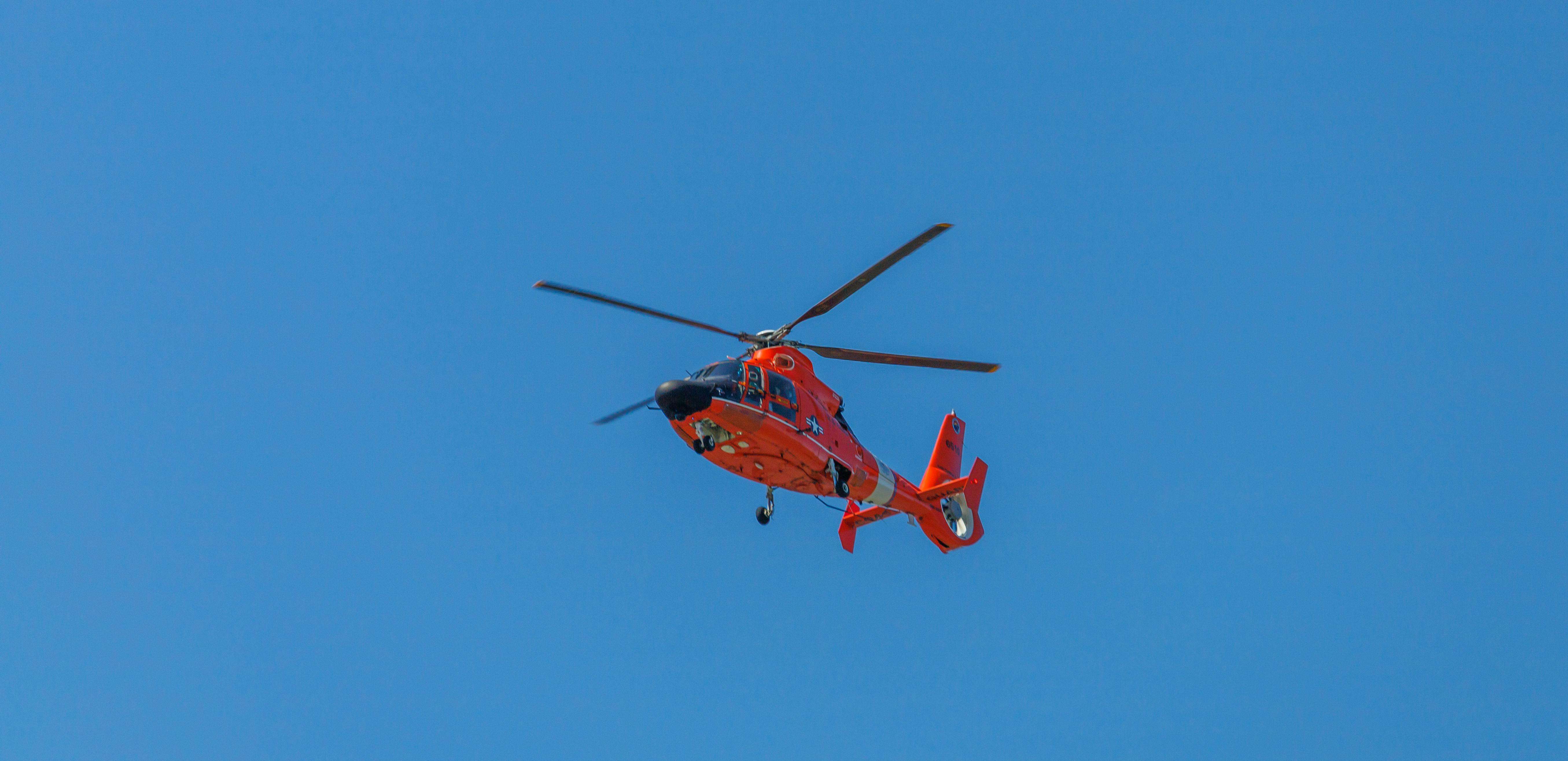 Copil de 7 ani, spulberat pe trecerea de pietoni de o șoferiță în Gura Ocniței! A fost preluat de elicopterul SMURD și dus de urgență la spital