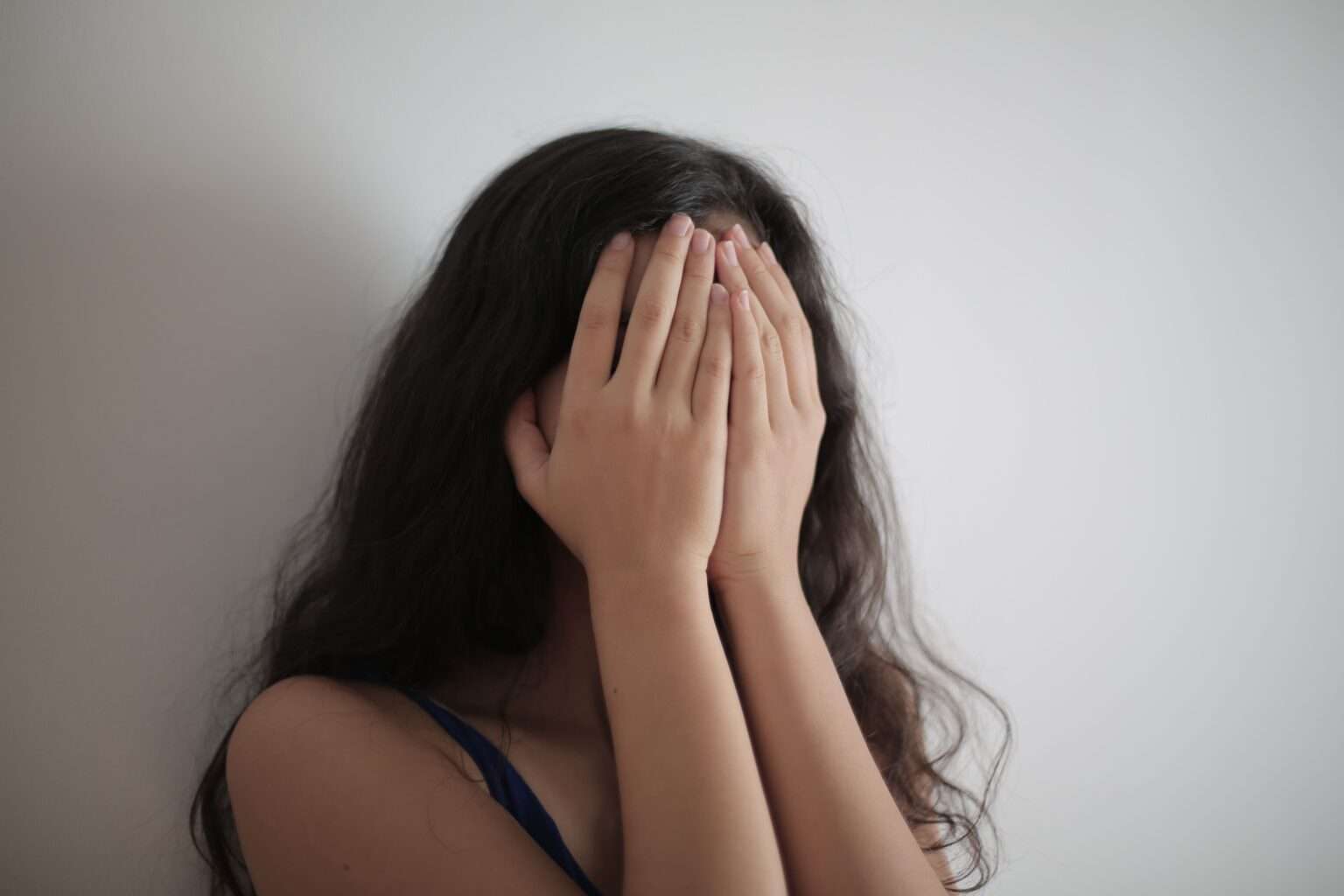 Bărbat de 25 de ani, arestat preventiv pentru viol asupra unei minore de 15 ani, la Târgoviște